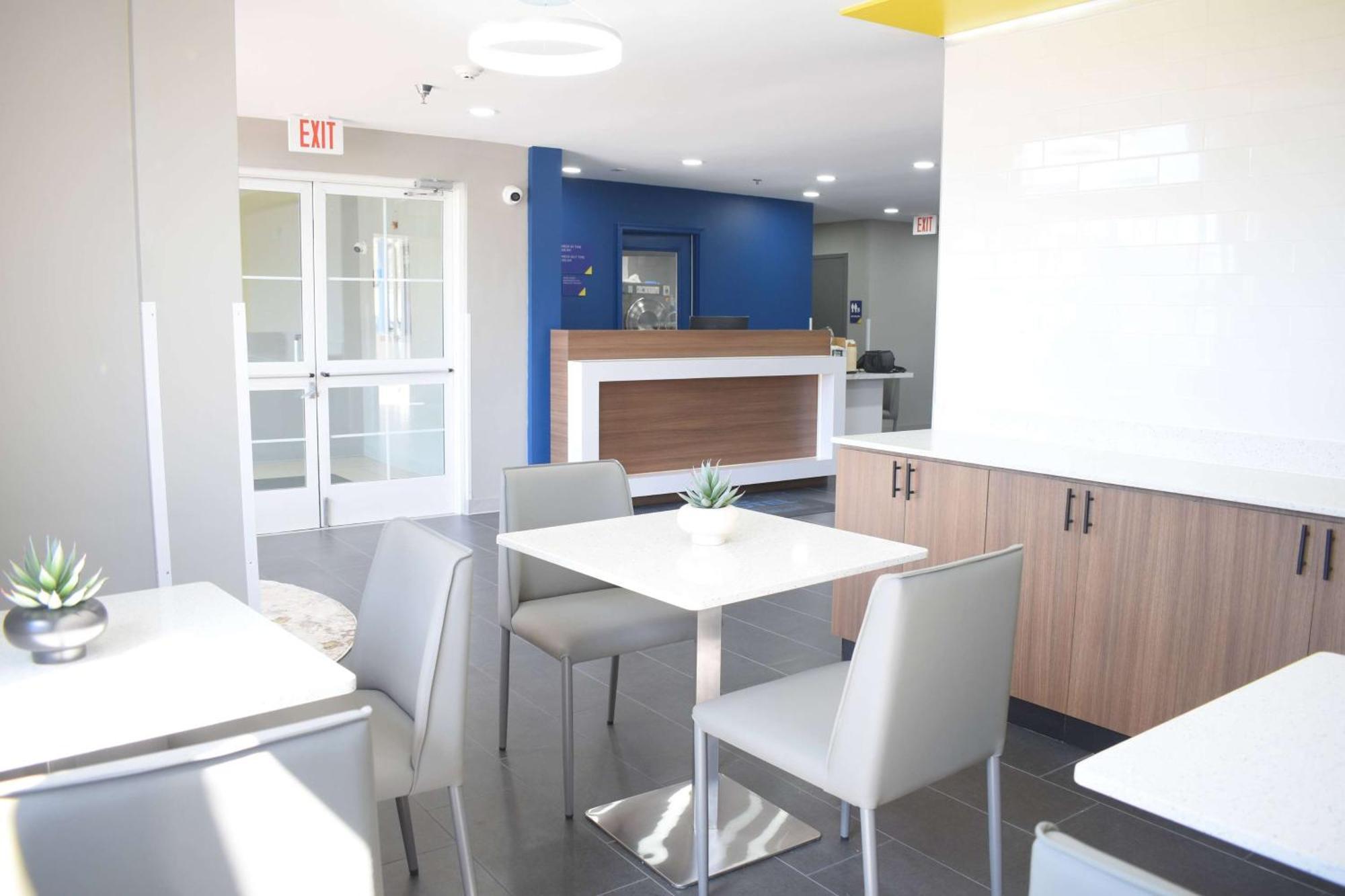 Microtel Inn & Suites By Wyndham Норкрос Екстериор снимка