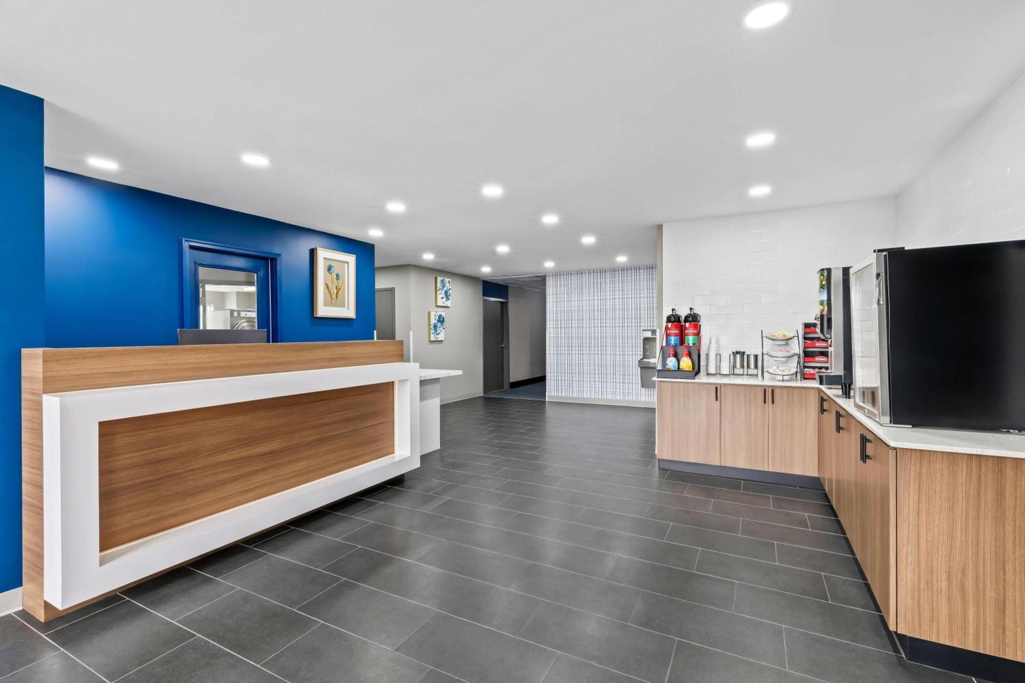 Microtel Inn & Suites By Wyndham Норкрос Екстериор снимка