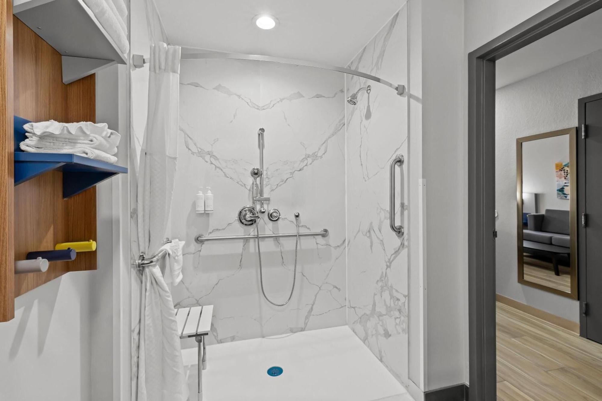 Microtel Inn & Suites By Wyndham Норкрос Екстериор снимка